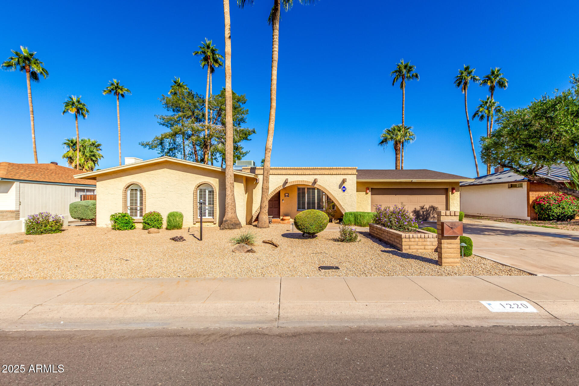 1220 East Julie Drive Tempe, AZ 85283 - Photo 3 of 32
