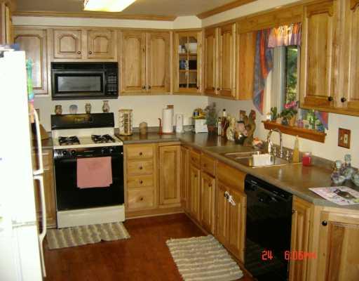 2006 Cutter Drive McKees Rocks, PA 15136 - Photo 2 of 8 Kitchen.