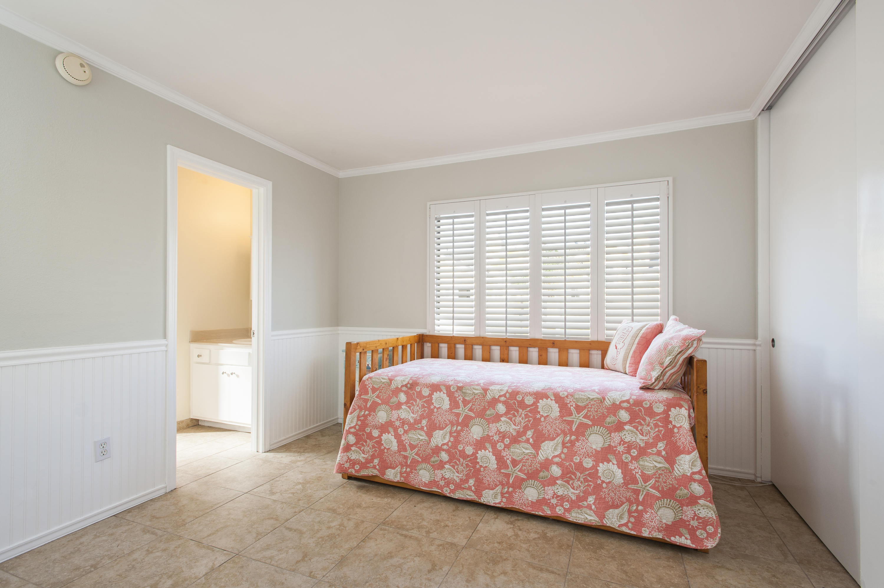 4846 Sandyland Road Carpinteria, CA 93013 - Photo 3 of 7 4846SandylandRd_bedroom1_print