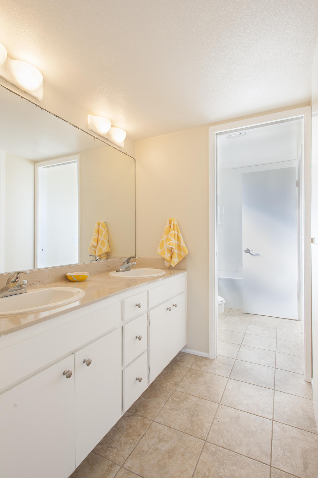 4846 Sandyland Road Carpinteria, CA 93013 - Photo 5 of 7 4846SandylandRd_bathroom_print