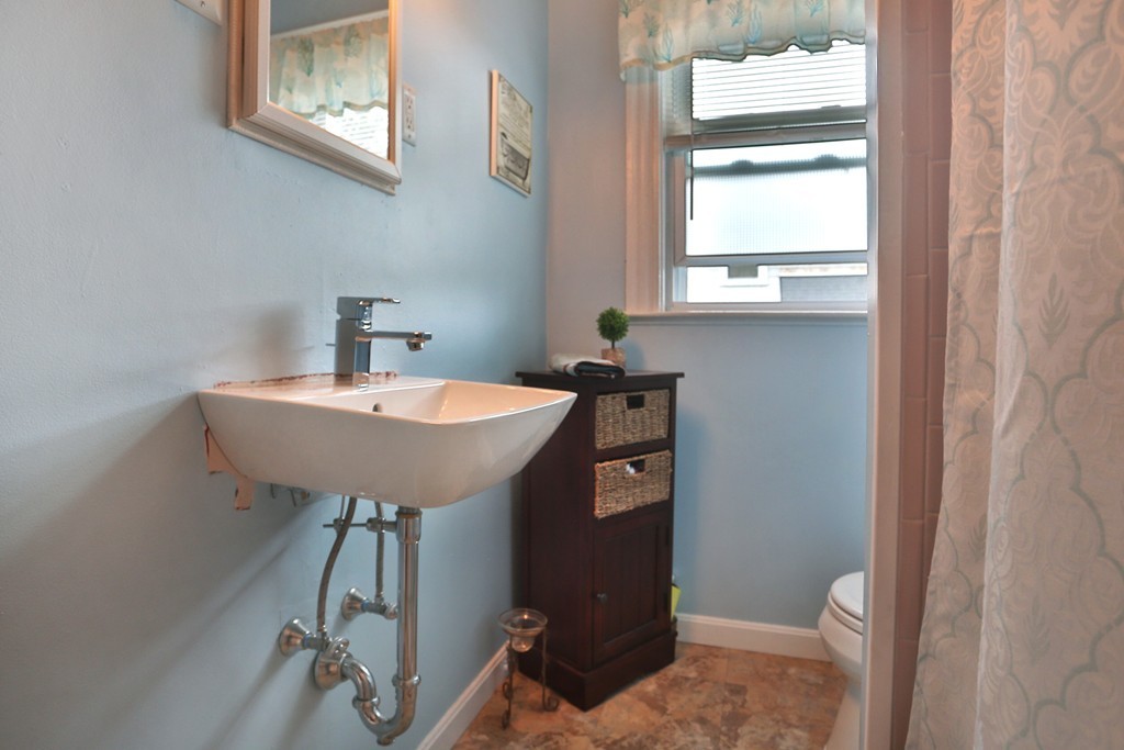 31 Lenox Road, Unit 1 Peabody, MA 01960 - Photo 13 of 19 Gallery Image 13
