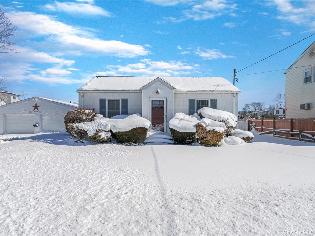 442 Oakwood Road Huntington Station, NY 11746 - Photo 1 of 1