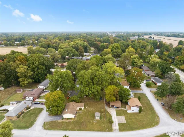 $189,900 | 2 Mercury Drive, Swansea, IL 62226