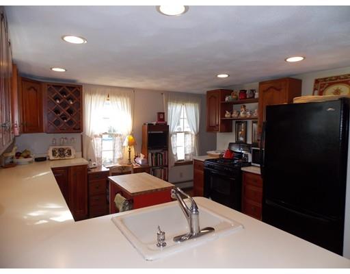 43 Mayflower Road Woburn, MA 01801 - Photo 4 of 28 Gallery Image 4