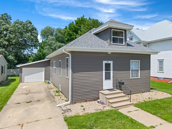 $189,900 | 121 East Lincoln Street, Caledonia, MN 55921