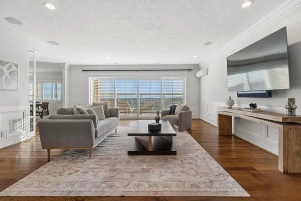 $800,000 | 121 West 48th Street, Unit 2005, Kansas City, MO 64112