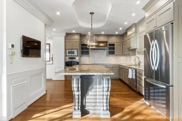 $800,000 | 121 West 48th Street, Unit 2005, Kansas City, MO 64112