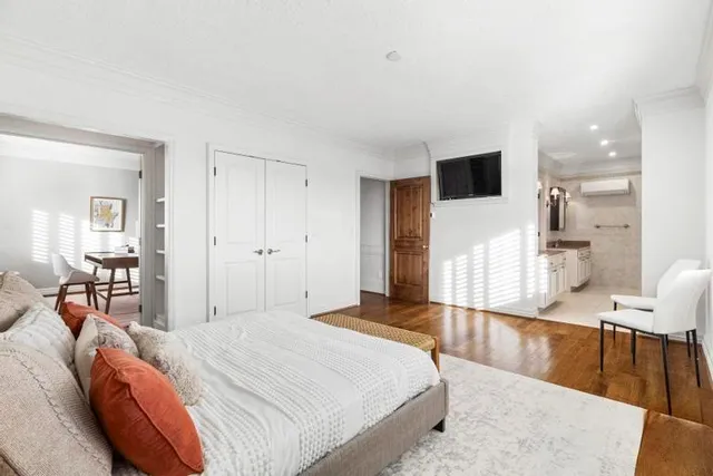 $849,000 | 121 West 48th Street, Unit 2005, Kansas City, MO 64112