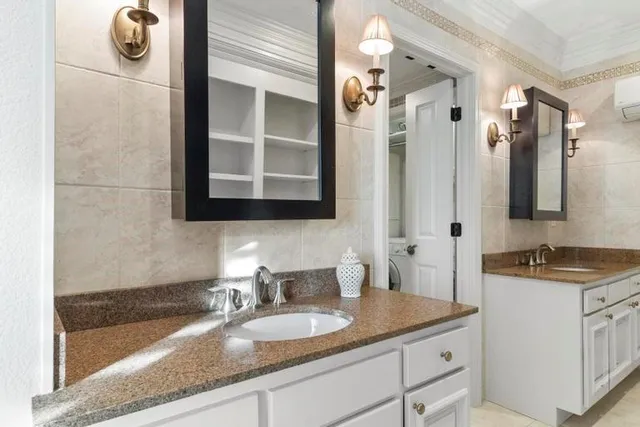 $849,000 | 121 West 48th Street, Unit 2005, Kansas City, MO 64112