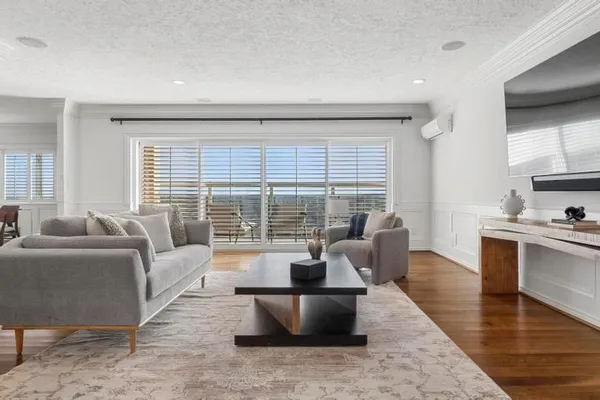 $800,000 | 121 West 48th Street, Unit 2005, Kansas City, MO 64112