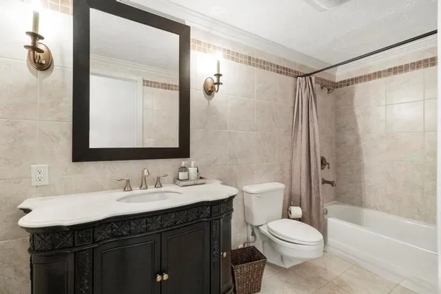 $849,000 | 121 West 48th Street, Unit 2005, Kansas City, MO 64112