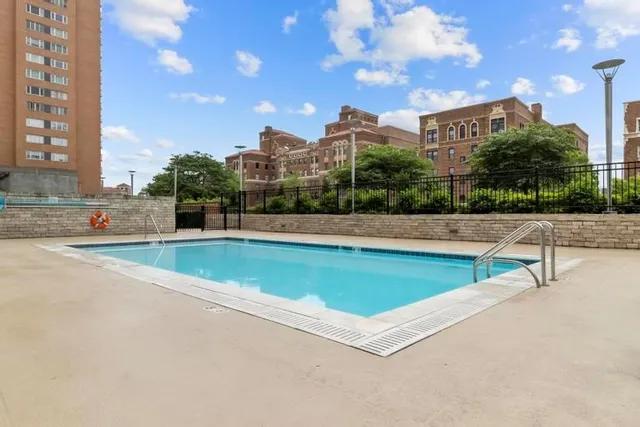 $849,000 | 121 West 48th Street, Unit 2005, Kansas City, MO 64112