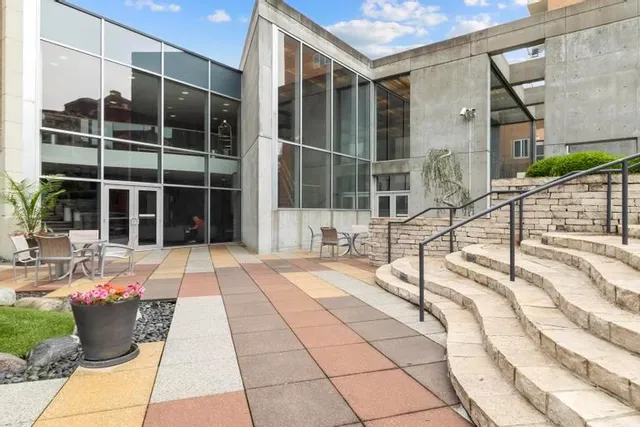 $849,000 | 121 West 48th Street, Unit 2005, Kansas City, MO 64112