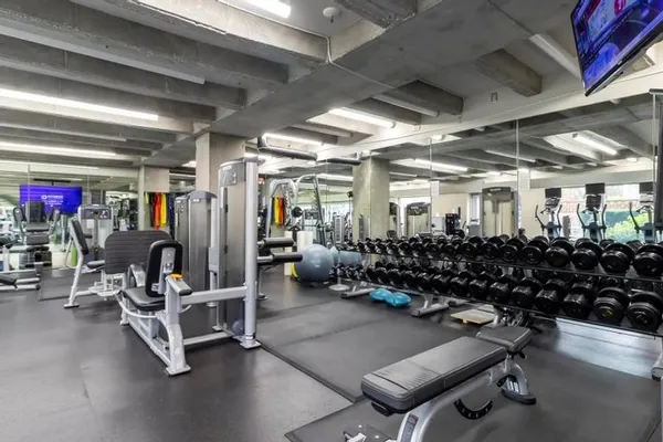$800,000 | 121 West 48th Street, Unit 2005, Kansas City, MO 64112