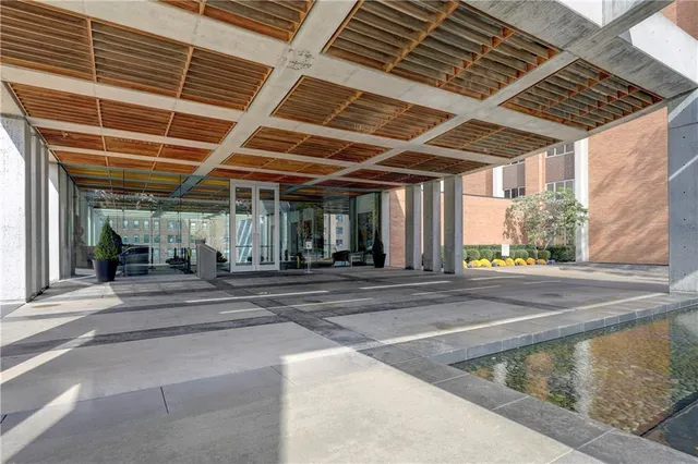$849,000 | 121 West 48th Street, Unit 2005, Kansas City, MO 64112