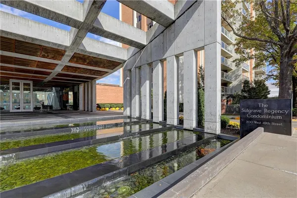 $800,000 | 121 West 48th Street, Unit 2005, Kansas City, MO 64112
