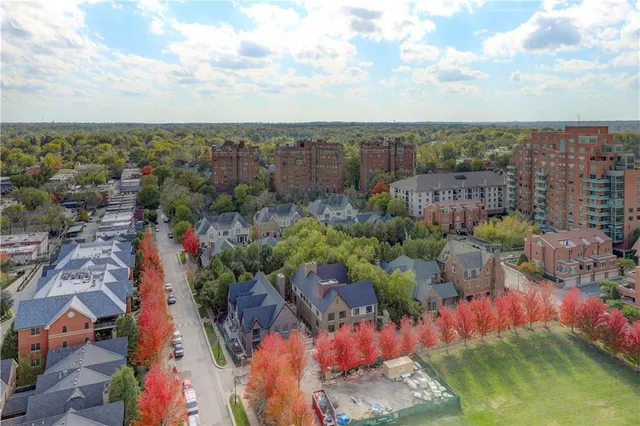 $849,000 | 121 West 48th Street, Unit 2005, Kansas City, MO 64112