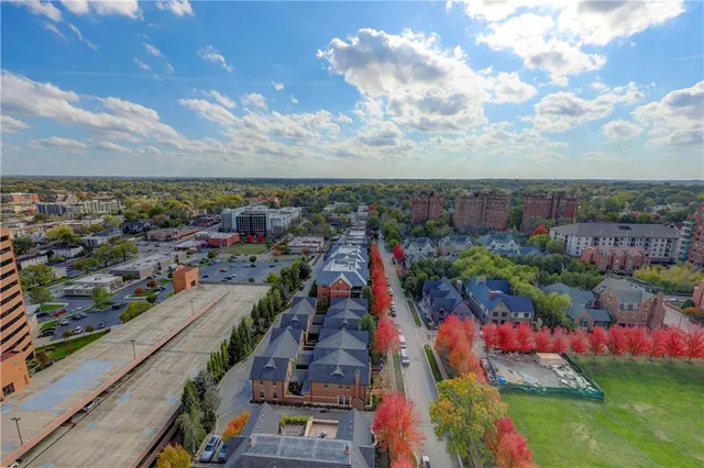 $849,000 | 121 West 48th Street, Unit 2005, Kansas City, MO 64112