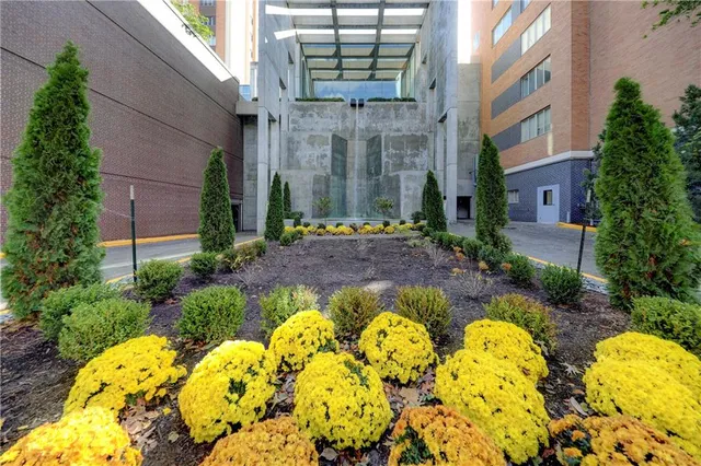 $849,000 | 121 West 48th Street, Unit 2005, Kansas City, MO 64112