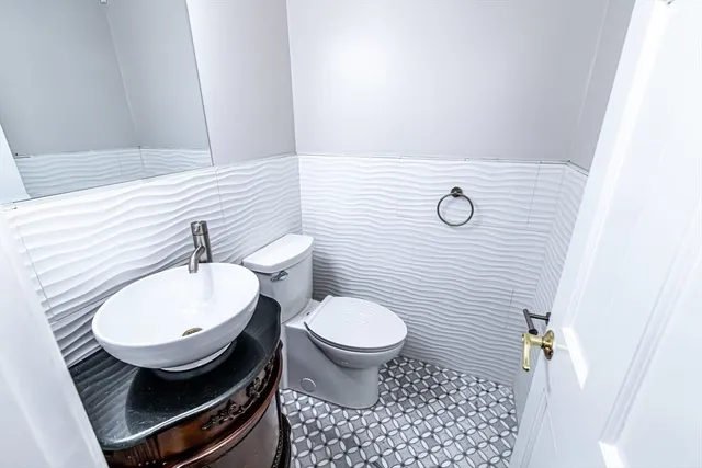 $699,900 | 22 Old Coach Road, Hudson, NH 03051