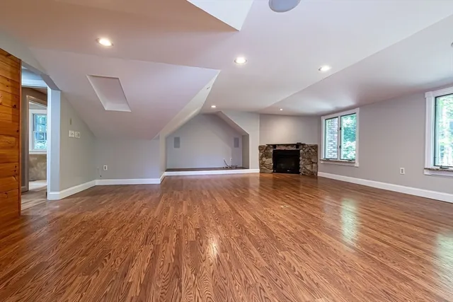 $699,900 | 22 Old Coach Road, Hudson, NH 03051