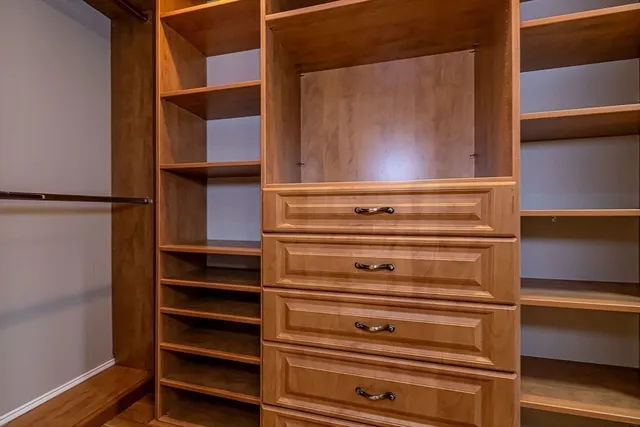 $699,900 | 22 Old Coach Road, Hudson, NH 03051