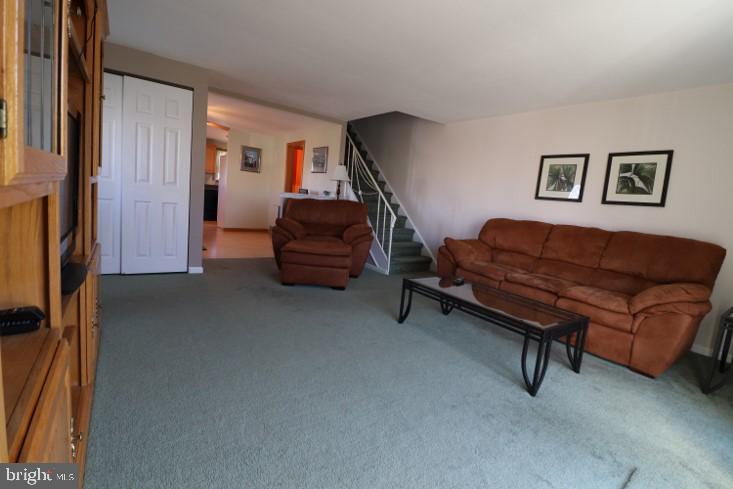168 Ridgefield Road Philadelphia, PA 19154 - Photo 22 of 44