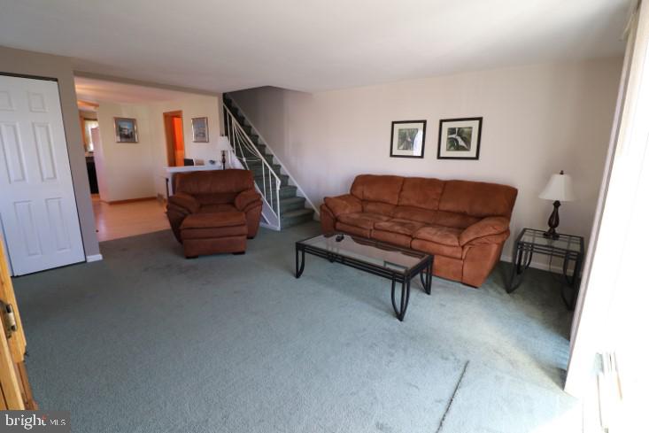 168 Ridgefield Road Philadelphia, PA 19154 - Photo 23 of 44
