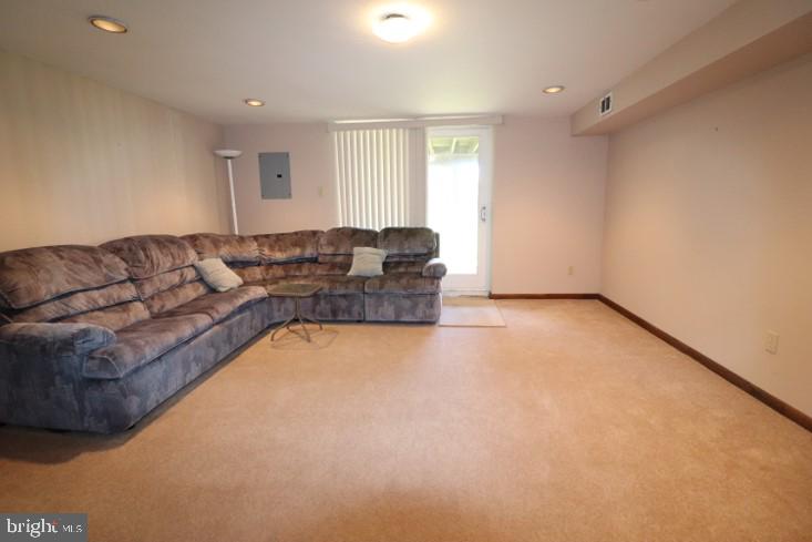 168 Ridgefield Road Philadelphia, PA 19154 - Photo 40 of 44
