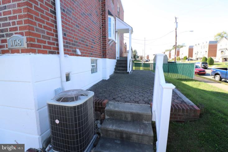 168 Ridgefield Road Philadelphia, PA 19154 - Photo 8 of 44