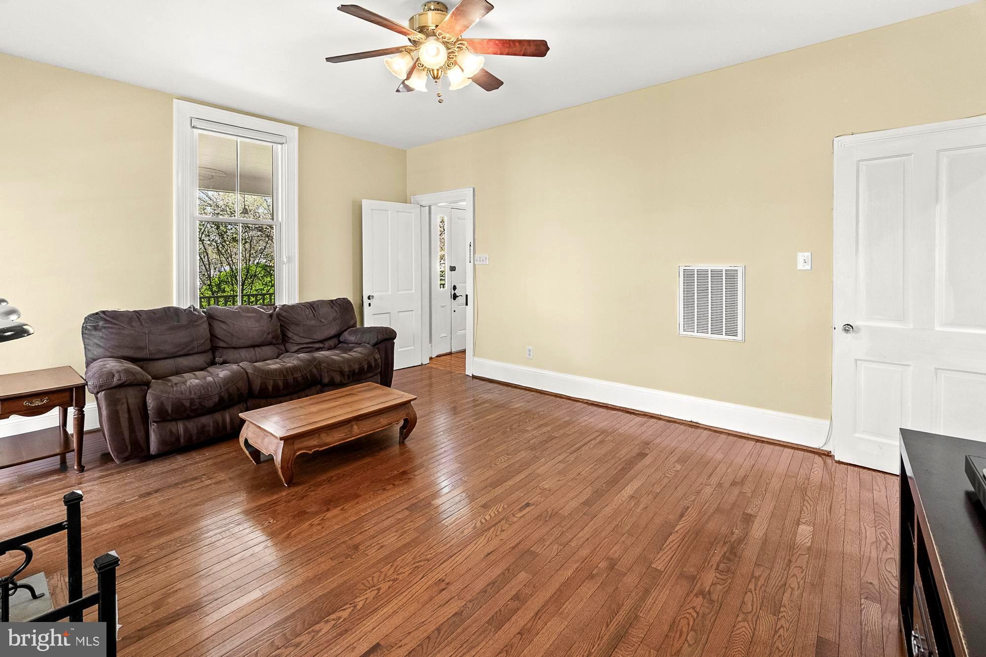 17811 Elgin Road Poolesville, MD 20837 - Photo 31 of 91 Room for your big screen here!