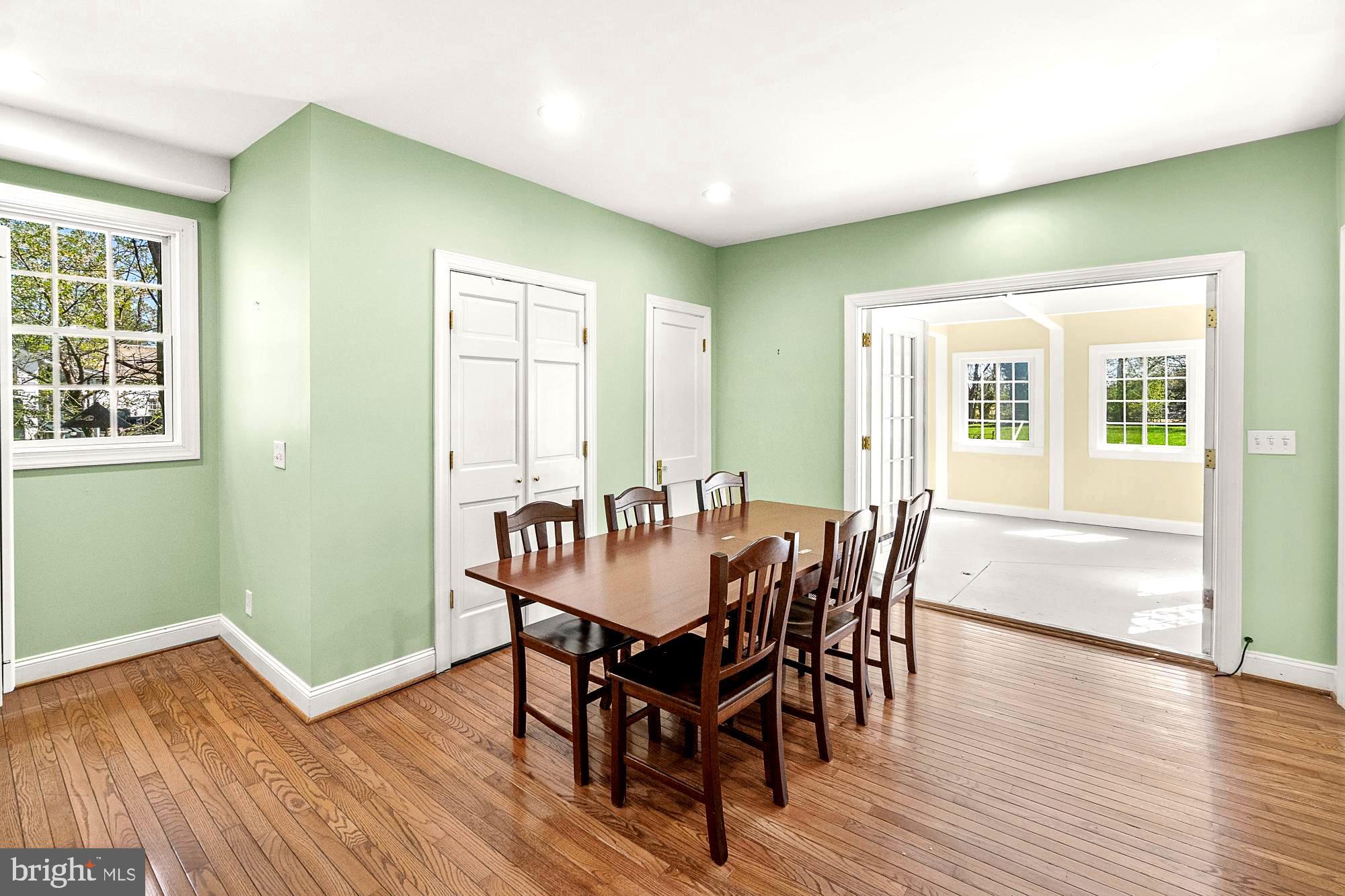 17811 Elgin Road Poolesville, MD 20837 - Photo 46 of 91 Walk out to Florida room!