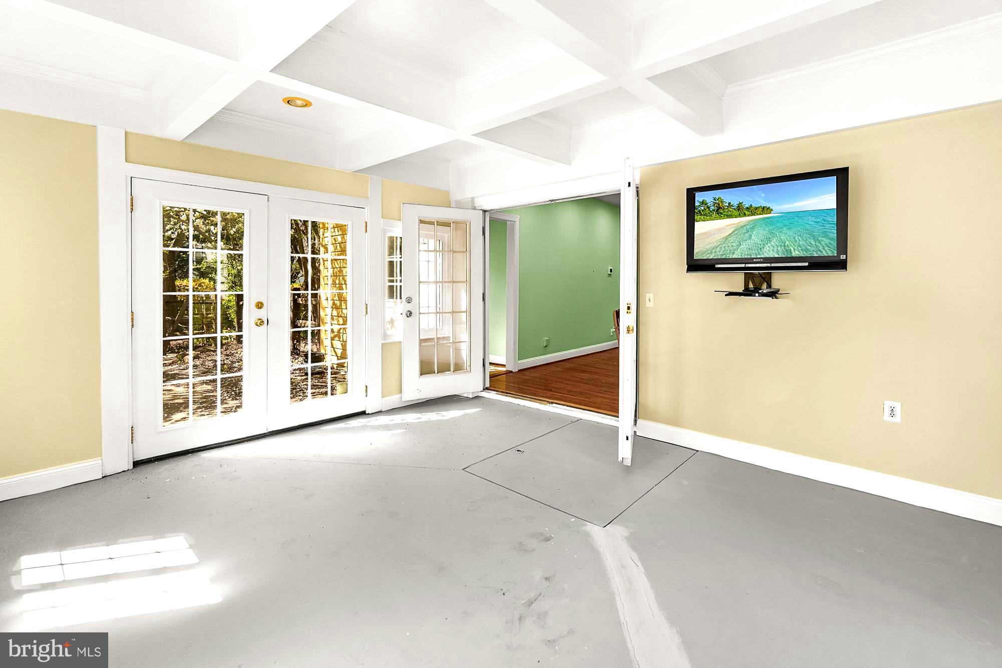 17811 Elgin Road Poolesville, MD 20837 - Photo 51 of 91 Trayed ceiling