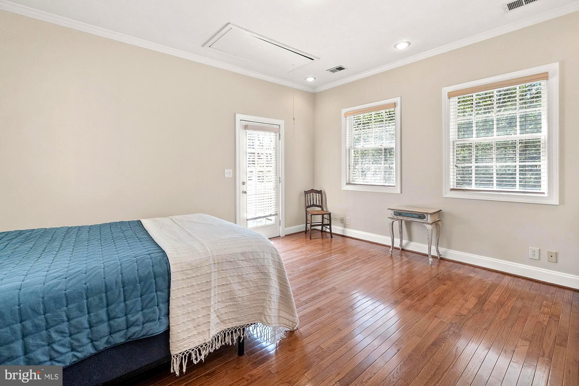 17811 Elgin Road Poolesville, MD 20837 - Photo 64 of 91 3rd bedroom upstairs--super big plus balcony!