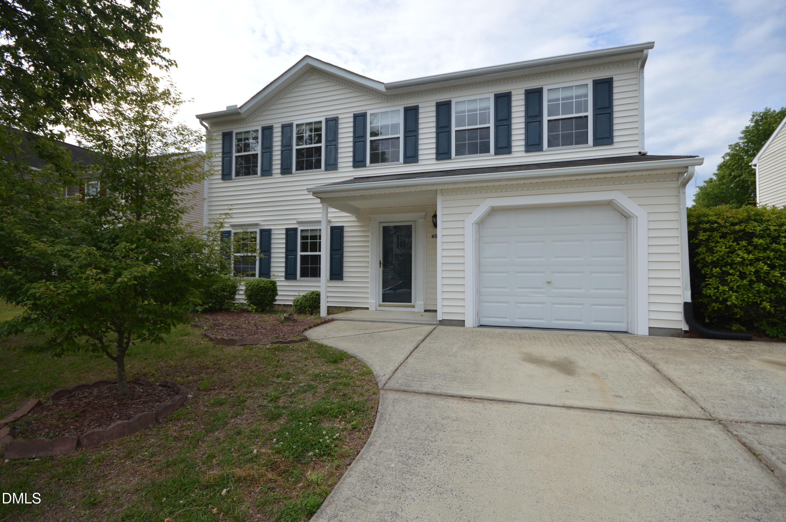 404 Hanson Road Durham, NC 27713 - Photo 2 of 34 DSC_0004