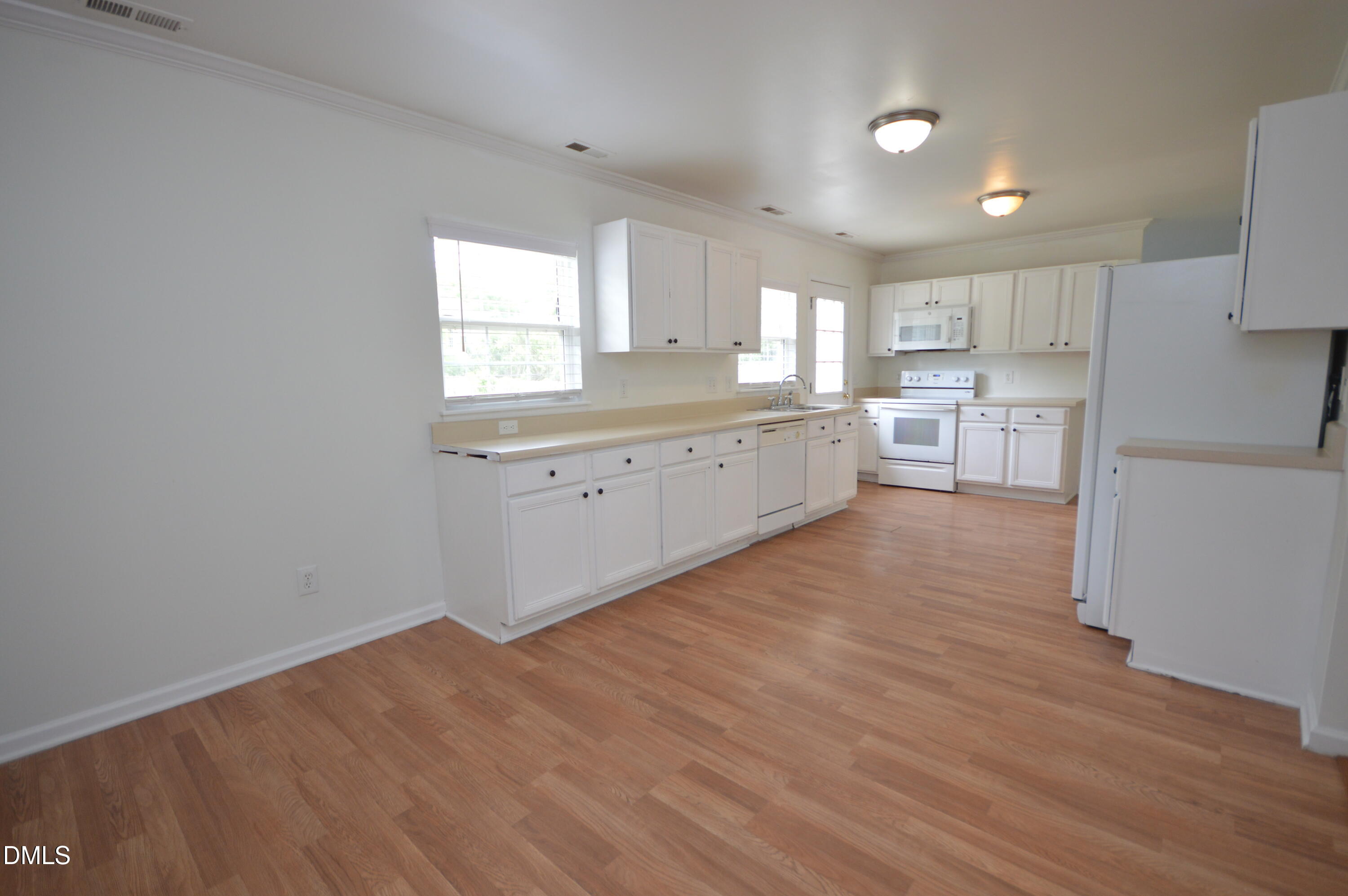 404 Hanson Road Durham, NC 27713 - Photo 9 of 34 DSC_0016