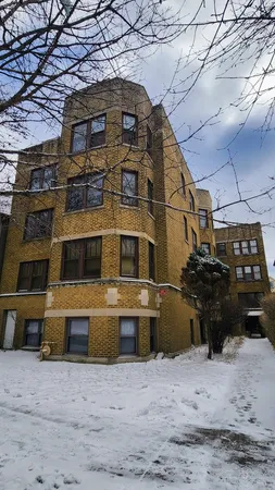 $1,150 | 1919 West Berteau Avenue, Unit R, Chicago, IL 60613