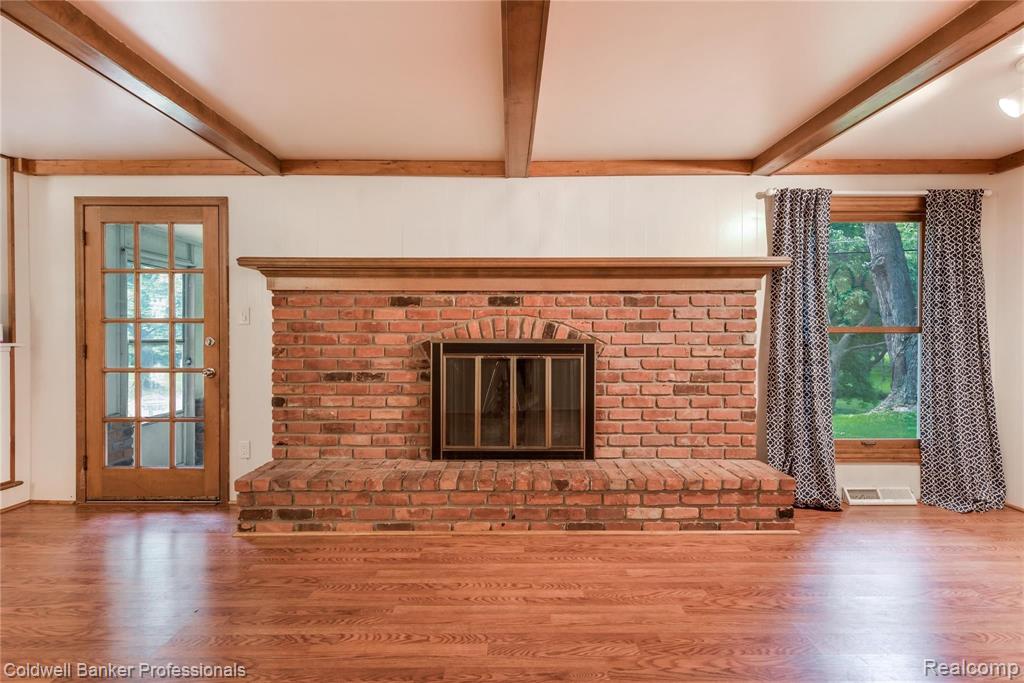 29870 Fox Grove Road Farmington, MI 48334 - Photo 8 of 35