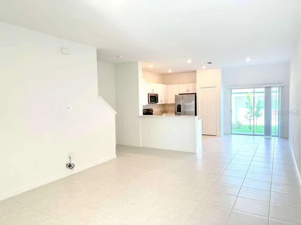 $2,200 | 10171 Trumpet Honeysuckle Way, San Antonio, FL 33576