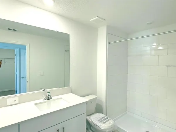 $2,200 | 10171 Trumpet Honeysuckle Way, San Antonio, FL 33576