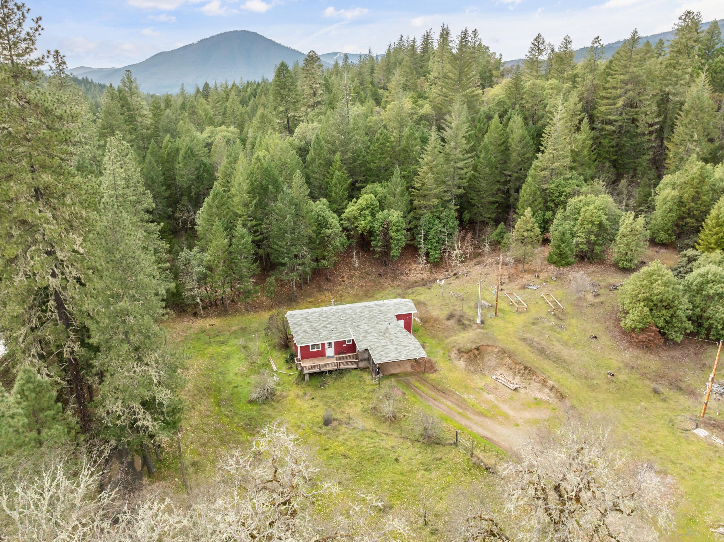 1698 Davis Creek Road Selma, OR 97538 - Photo 41 of 42 40