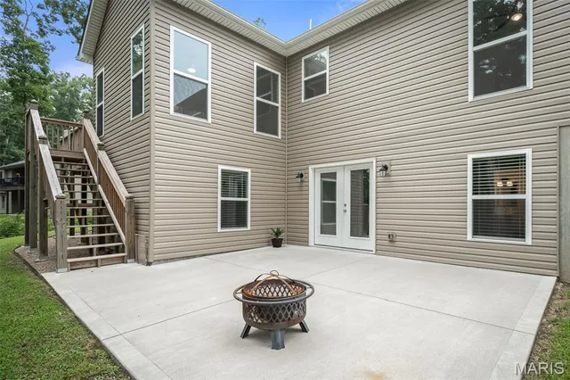 $447,000 | 290 Shumard Oak Drive, Troy, MO 63379