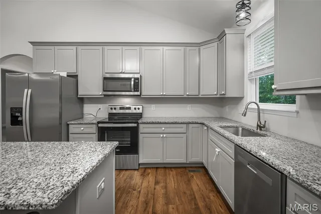 $447,000 | 290 Shumard Oak Drive, Troy, MO 63379