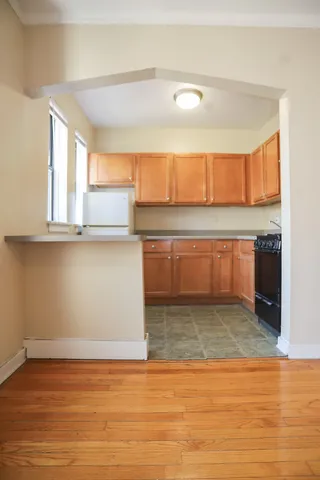 $1,000 | 5214 South Woodlawn Avenue, Unit 312, Chicago, IL 60615