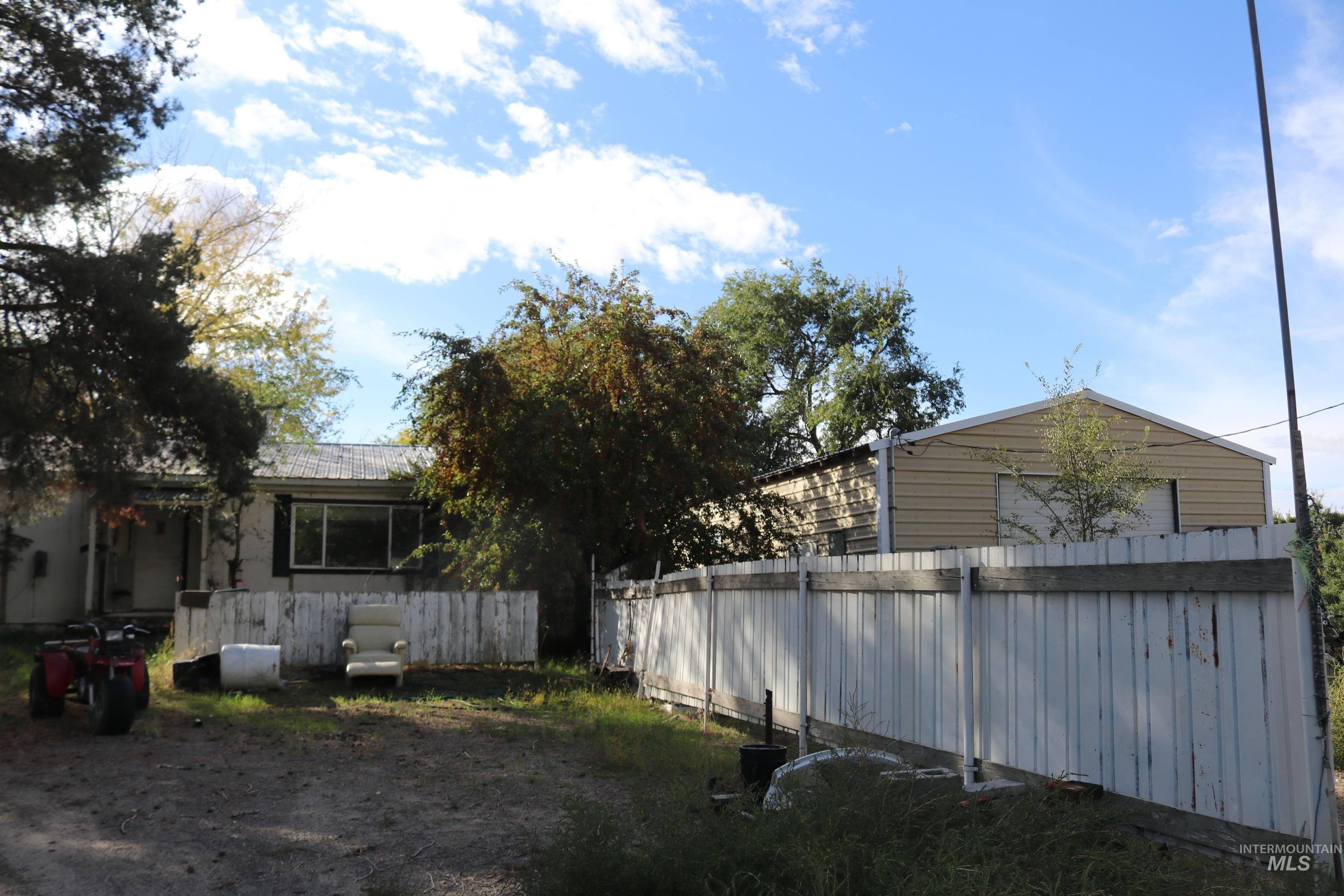 4465 Oak Road Ontario, OR 97914 - Photo 6 of 6 View of yard
