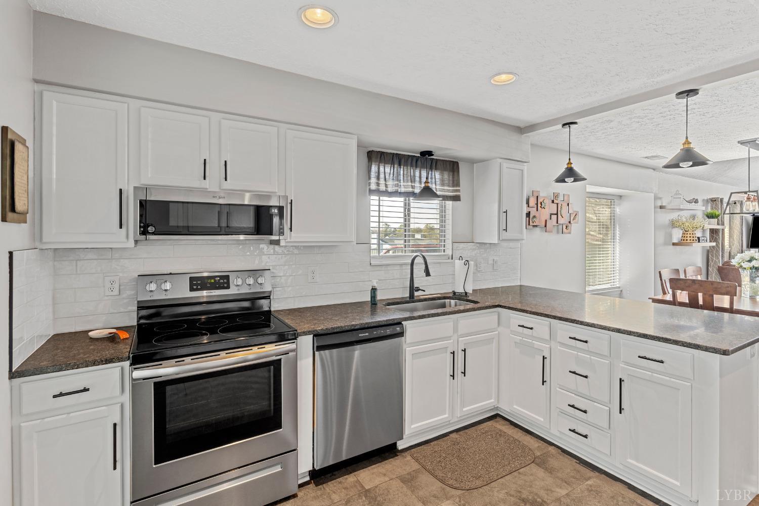 211 Walnut Ridge Drive Forest, VA 24551 - Photo 17 of 48 Gallery Image 17