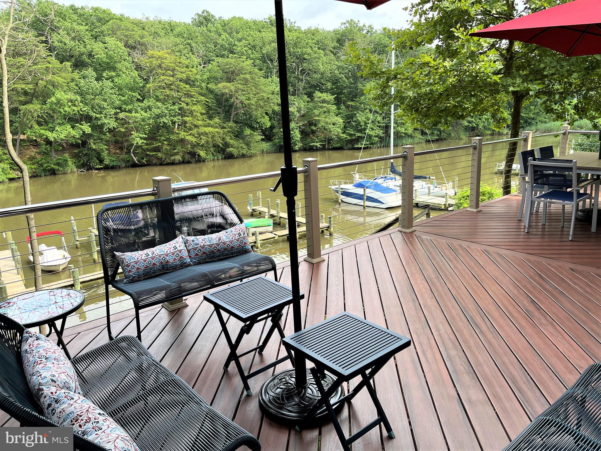 186 Acton Road Annapolis, MD 21403 - Photo 8 of 19 Upper Deck Seating