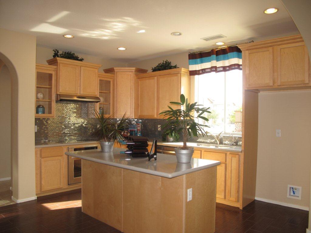 9116 South Roberts Road Tempe, AZ 85284 - Photo 6 of 22 KITCHEN