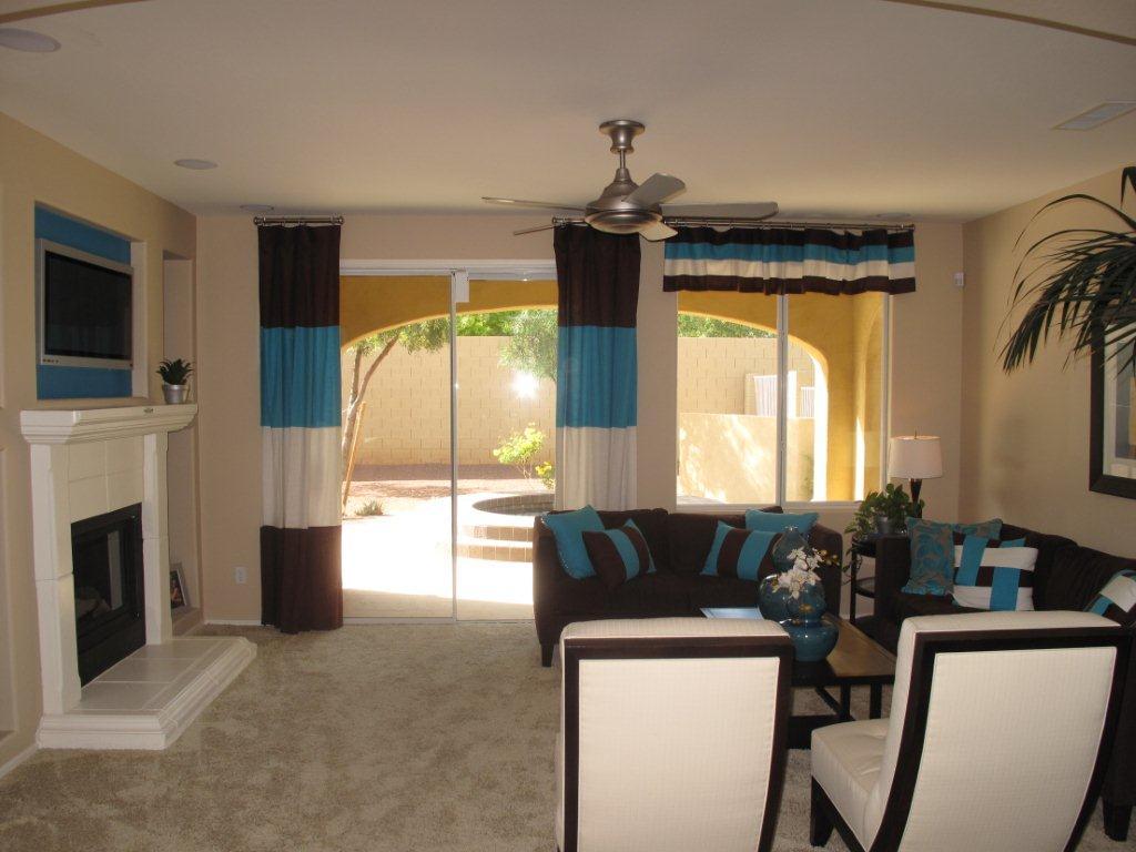 9116 South Roberts Road Tempe, AZ 85284 - Photo 10 of 22 LIVING ROOM