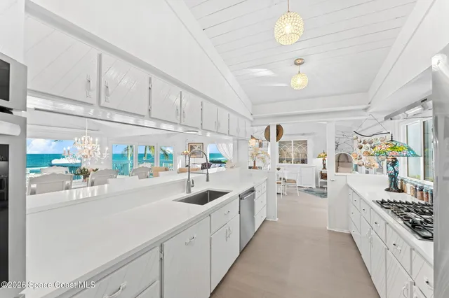 $3,500,000 | 5865 Jimmy Buffett Mem Highway, Melbourne Beach, FL 32951